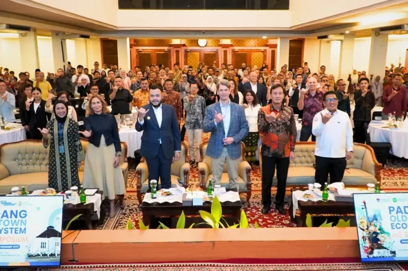 Wali Kota Padang Fadly Amran membuka International Symposium Ekosistem Kota Tua Padang di Convention Hall Universitas Bung Hatta, Kamis (6/8/2026). (Foto: Pemko Padang)