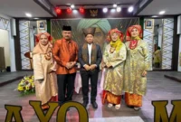 Direktur Penerangan Agama Islam Kemenag, Muchlis M. Hanafi bersama Perkumpulan Rangkayo Minang (RMI) Indonesia. (Foto: Kemenag)