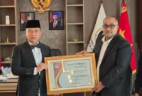 Kemenhaj meraih penghargaan JARI atas indeks kepuasan layanan haji tertinggi sepanjang sejarah. (Foto: Kemenhaj)
