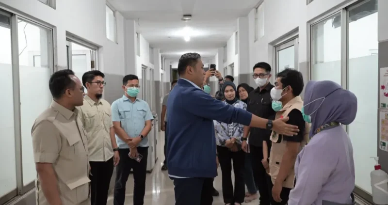 Kepala BGN Sudaryono usai mengunjungi siswa SMKN 6 Semarang yang menjalani perawatan di sejumlah rumah sakit akibat dugaan insiden keamanan pangan. (Foto: Biro Hukum dan Humas BGN)