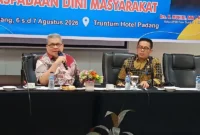 Ketua DPRD Sumbar Muhidi saat menjadi narasumber dalam kegiatan Peningkatan Kapasitas Kewaspadaan Dini Masyarakat, Kamis (6/8/2026). (Foto: Ist)