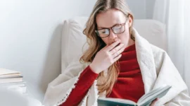Ilustrasi wanita mengalami kurang tidur. (Foto: Pexels)
