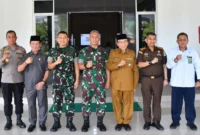 Wakil Wali Kota Padang, Maigus Nasir menyambut Dandim 0312/Padang yang baru, Letkol Inf Faiq Fahmi di Makodim 0312/Padang, Senin (31/8/2026). (Foto: Pemko Padang)