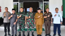 Wakil Wali Kota Padang, Maigus Nasir menyambut Dandim 0312/Padang yang baru, Letkol Inf Faiq Fahmi di Makodim 0312/Padang, Senin (31/8/2026). (Foto: Pemko Padang)