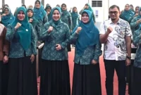 Ketua TP-PKK Kota Padang Dian Puspita membuka Lomba Gerakan PKK dan Lomba Koordinator Dasawisma Berprestasi Tingkat Kota Padang 2026 di Balai Kota Padang, Kamis (13/8/2026). (Foto: Pemko Padang)