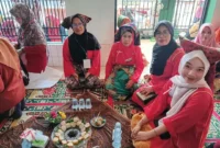 BKMT Kelurahan Gunung Pangilun menggelar Lomba Malamang Basamo pada Sabtu (22/8/2026). (Foto: Pemko Padang)