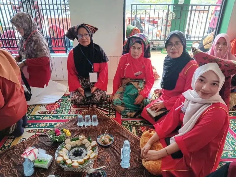 BKMT Kelurahan Gunung Pangilun menggelar Lomba Malamang Basamo pada Sabtu (22/8/2026). (Foto: Pemko Padang)