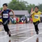 Ilustrasi anak mengikuti lomba lari. (Foto: AI Generate)