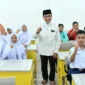 Wakil Wali Kota Padang, Maigus Nasir, meninjau pelaksanaan Program 3T bagi pelajar SMP sederajat di Masjid Al Marhamah, Jumat (31/7/2026). (Foto: Pemko Padang)