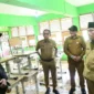 Wakil Wali Kota Padang, Maigus Nasir saat meninjau SDN 33 Rawang Barat, Selasa (4/8/2026). (Foto: Pemko Padang)