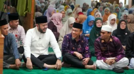 Wali Kota Padang Fadly Amran bersama Wakil Wali Kota Maigus Nasir menghadiri Wirid Bulanan Pemko Padang di Masjid Agung Nurul Iman, Jumat (28/8/2026). (Foto: Pemko Padang)
