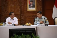 Mentan Andi Amran Sulaiman (kiri) bersama Irjen Kementan. (Foto Ditjen PKH Kementan)