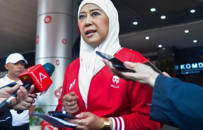 Menkomdigi Meutya Hafid memberikan keterangan pers kepada awak media terkait Putusan MK tentang Kuota Internet di Kantor Kementerian Komdigi, Jakarta Pusat, Sabtu (29/8/2026). (Foto: Pey HS/Komdigi)