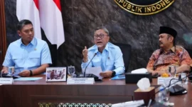 Menteri Koordinator Bidang Pangan Zulkifli Hasan memimpin Rakortas Penyelenggaraan Program MBG, Rabu (26/08/2026). (Humas Kemenko Pangan)