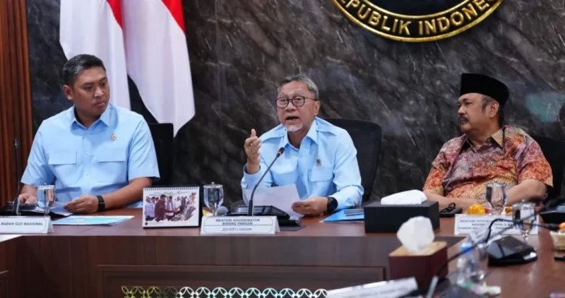 Menteri Koordinator Bidang Pangan Zulkifli Hasan memimpin Rakortas Penyelenggaraan Program MBG, Rabu (26/08/2026). (Humas Kemenko Pangan)