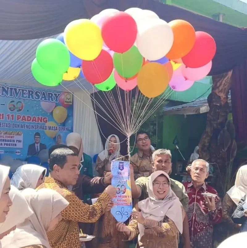 SMPN 11 Padang menggelar Lomba Berbasis Program Unggulan Wali Kota Padang dalam rangkaian milad ke-69. (Foto: Pemko Padang)