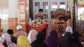 Ketua DPRD Sumbar Muhidi saat menggelar reses di Masjid Khusnul Khotimah, Kelurahan Kampung Baru, Kecamatan Lubeg, Jumat (21/8/2026). (Foto: Pemko Padang)