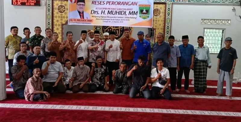 Ketua DPRD Sumbar Muhidi saat menggelar reses di Masjid An Nur Jati Rawang, Kelurahan Jati, Rabu (19/8/2026). (Foto: Ist)