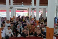Ketua DPRD Sumbar Muhidi saat kegiatan reses di Masjid Husnul Khatimah, Kampung Baru Nan XX, Kecamatan Lubuk Begalung, Jumat (21/8/2026). (Foto: Ist)