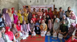 Ketua DPRD Sumbar Muhidi saat reses di Perumahan Mega Permai I, RT 03 RW 12, Kelurahan Padang Sarai, Selasa (18/8/2026). (Foto: Ist)