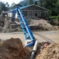 Perumda Air Minum Kota Padang melakukan penataan pipa di kawasan Jembatan Kampung Tanjung, Kecamatan Kuranji, Jumat (28/8/2026). (Foto: Pemko Padang)