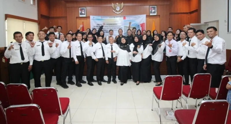 Sebanyak 176 PPPK Bawaslu Sumbar menuntaskan orientasi. Acara penutupan digelar di Aula Bawaslu Sumbar, Senin (10/8/2026). (Foto: Ist)