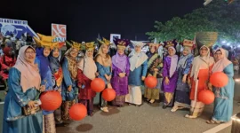 Kecamatan Padang Utara turut memeriahkan Festival Telong-Telong dalam rangka HJK
Padang ke-357 di kawasan Pantai Cimpago, Kamis (6/8/2026) malam. (Foto: Pemko Padang)