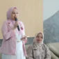 Ketua Dekranasda Padang, Dian Puspita Fadly Amran menutup Pelatihan Membatik PKW 2026 di Sekretariat Dekranasda Padang, Kamis (20/8/2026). (Foto: Pemko Padang)