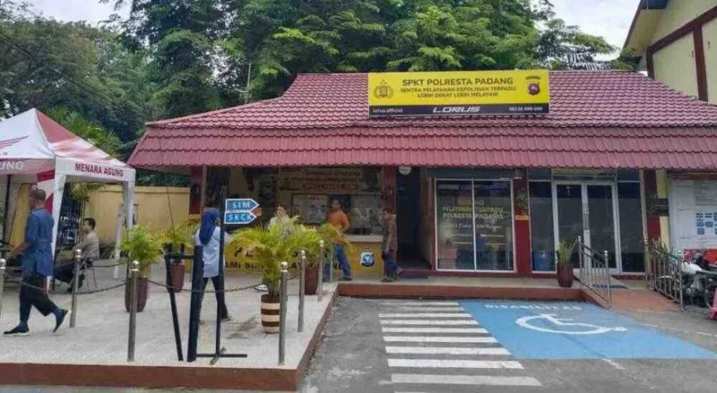 Pelayanan SPKT Polresta Padang. (Foto: Dok. Polresta Padang)