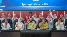 Wali Kota Padang Fadly Amran melepas Kontingen TP-PKK Kota Padang untuk mengikuti Jambore Kader TP-PKK Berprestasi Tingkat Sumbar di Kota Bukittinggi, 1–3 September 2026. (Foto: Pemko Padang)