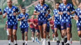 Pemain Semen Padang FC saat latihan. (Foto: IG @semenpadangfcid)