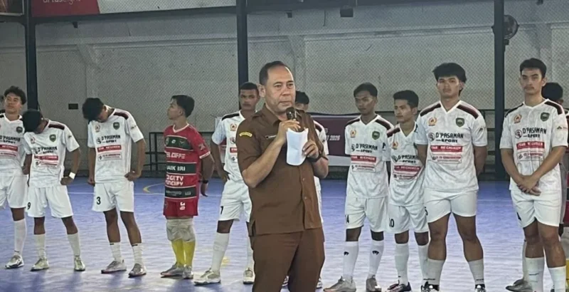 Kadispora Sumbar, Mahdianur membuka Liga Futsal Nusantara Sumatera Barat 2026. (Foto: Ist)