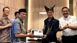 Wakil Wali Kota Padang Maigus Nasir saat pertemuan dengan Chief Representative KEITI Indonesia Kang Min Soo di Takana Nasi Padang, Selasa (11/8/2026). (Foto: Pemko Padang)
