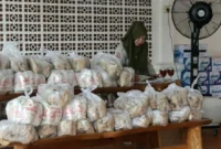 Pemko Padang menyalurkan 6.000 paket makanan dan logistik untuk korban banjir. (Foto: Pemko Padang)