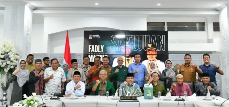 Wakil Wali Kota Padang Maigus Nasir bersama jajaran DPD APPMBGI Sumbar di Gedung Putih Rumah Dinas Wali Kota, Selasa (4/8/2026). (Foto: Pemko Padang)