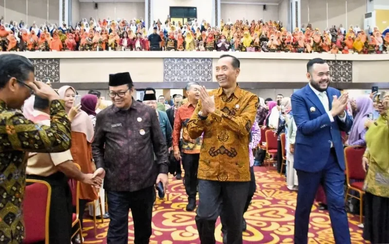 Wali Kota Padang Fadly Amran menghadiri penandatanganan MoU antara Pemko Padang dengan UniKL di Auditorium UNP, Kamis (6/8/2026). (Foto: Pemko Padang)