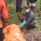 Tim SAR Gabungan mengevakuasi jenazah tak dikenal di kawasan Sungai Bangek, tepatnya di dekat Lubuk Ngalauan, Balai Gadang, Koto Tangah, Minggu (30/8/2026). (Foto: BPBD Padang)