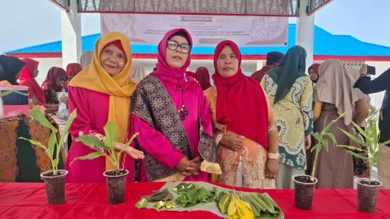Pengabdian Masyarakat UIN Batusangkar dan UIN Imam Bonjol untuk lansia di Padang Sarai. (Foto: Pemko Padang)