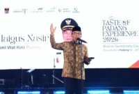 Wakil Wali Kota Padang Maigus Nasir menutup Padang Harmoni Festival 2026. (Foto: Pemko Padang)