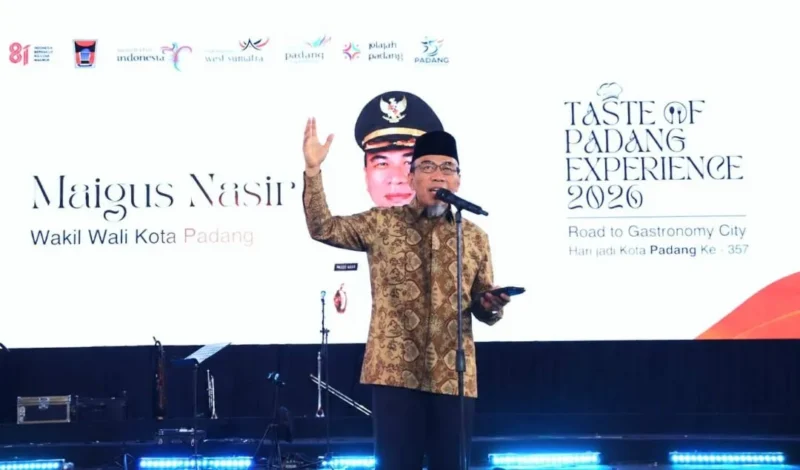 Wakil Wali Kota Padang Maigus Nasir menutup Padang Harmoni Festival 2026. (Foto: Pemko Padang)