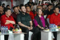 Wali Kota Padang Fadly Amran saat menghadiri peringatan Bulan Bung Hatta di Rumah Inspirasi H. Alex Indra Lukman, Kelurahan Ulak Karang Utara, Kecamatan Padang Utara, Minggu malam (30/8/2026). (Foto: Pemko Padang)