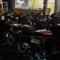Polresta Padang mengamankan 18 motor knalpot brong dalam patroli KRYD pada Sabtu (1/8/2026) malam hingga Minggu (2/8/2026) pagi. (Foto: Polda Sumbar)