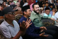 Wali Kota Padang Fadly Amran menghadiri puncak peringatan HUT ke-81 Kemerdekaan RI yang digelar IKAPOL di Jalan Legislatif, Kelurahan Kampung Olo, Kecamatan Nanggalo, Sabtu (29/8/2026) malam. (Foto: Pemko Padang)