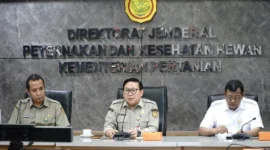 Rakor bersama asosiasi, koperasi, industri pengolah susu, perusahaan peternakan, serta pelaku usaha persusuan di Kantor Kementan, Senin (3/8/2026). (Foto: Ditjen PKH Kementan)