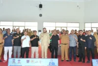 Wali Kota Padang Fadly Amran saat membuka Rakornis Tuan Rumah 20 Porprov Sumbar XVI di Aula Bagindo Aziz Chan, Balai Kota Padang, Senin (10/8/2026). (Foto: Pemko Padang)