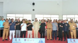Wali Kota Padang Fadly Amran saat membuka Rakornis Tuan Rumah 20 Porprov Sumbar XVI di Aula Bagindo Aziz Chan, Balai Kota Padang, Senin (10/8/2026). (Foto: Pemko Padang)