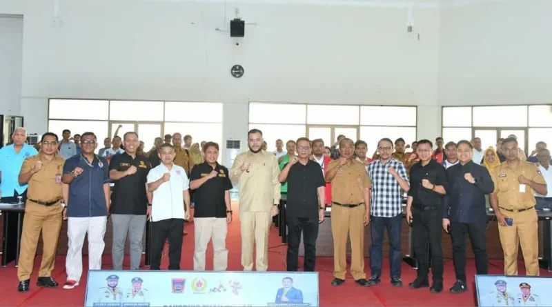 Wali Kota Padang Fadly Amran saat membuka Rakornis Tuan Rumah 20 Porprov Sumbar XVI di Aula Bagindo Aziz Chan, Balai Kota Padang, Senin (10/8/2026). (Foto: Pemko Padang)