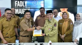 Wakil Wali Kota Padang Maigus Nasir saat Rapat Pelaksanaan Program LLTT Kota Padang di Gedung Putih, Kediaman Resmi Wali Kota, Senin (3/8/2026). (Foto: Pemko Padang)