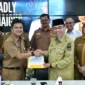 Wakil Wali Kota Padang Maigus Nasir saat Rapat Pelaksanaan Program LLTT Kota Padang di Gedung Putih, Kediaman Resmi Wali Kota, Senin (3/8/2026). (Foto: Pemko Padang)