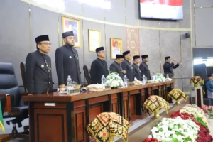 Rapat Paripurna Istimewa DPRD di HJK Padang ke-357.